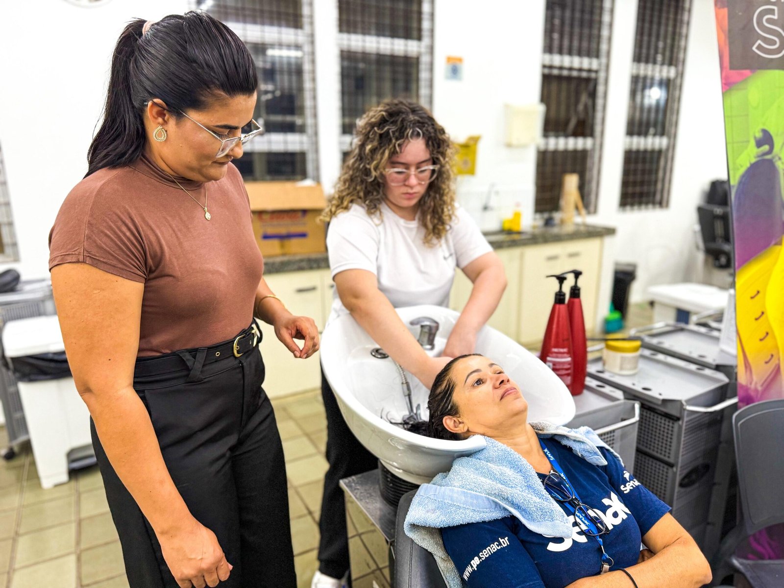 Leia mais sobre o artigo Mulheres vislumbram novas oportunidades de trabalho após participarem de cursos do Universo Criativo