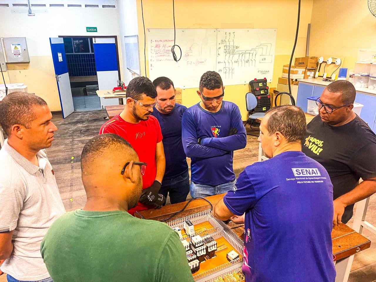 Leia mais sobre o artigo Fundação Nilo Coelho, em parceria com Senai e Sebrae, impulsiona formação de novos profissionais nas áreas de construção civil e instalações elétricas
